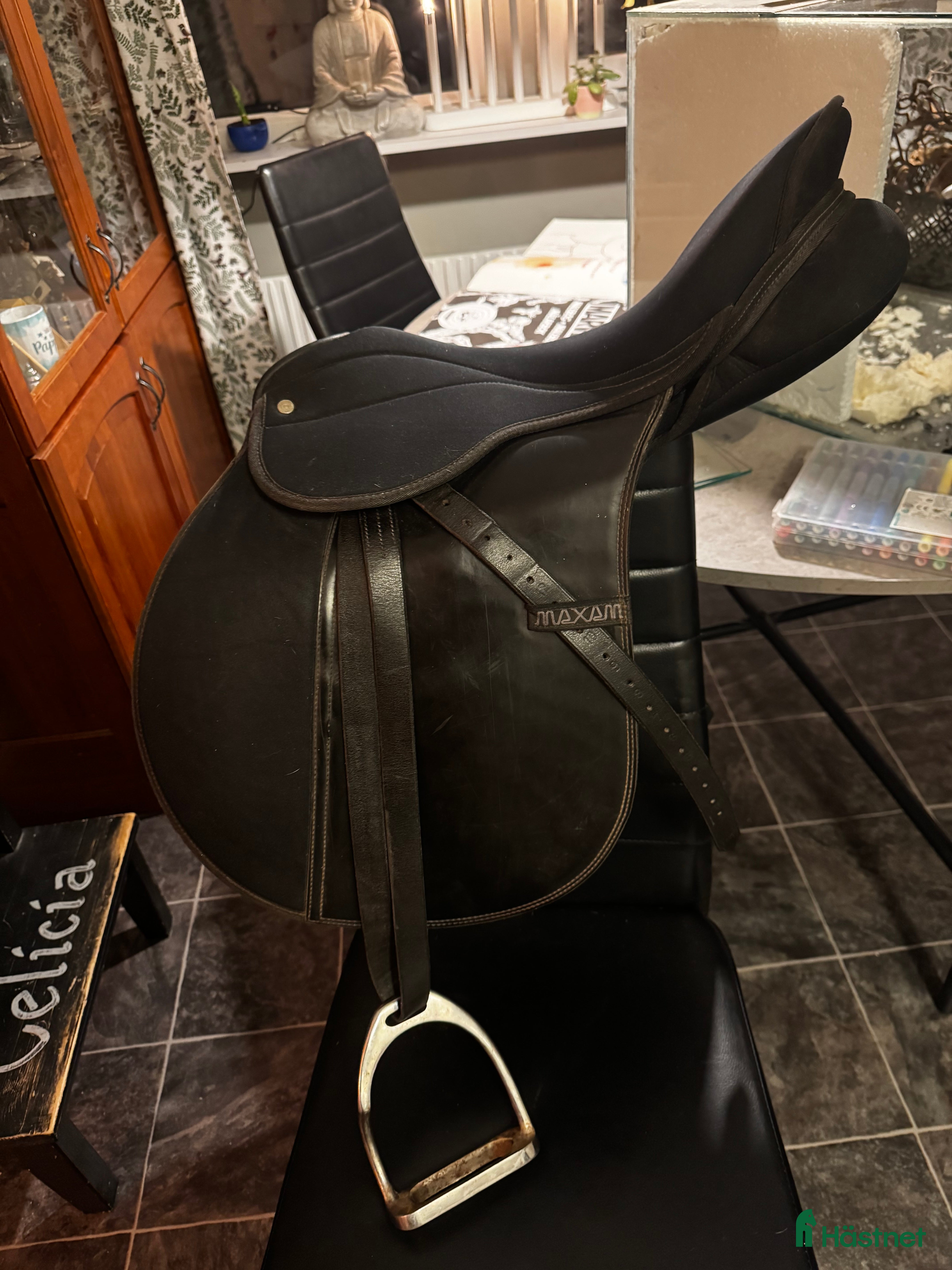 Sadlar hästutrustning Throwgood maxam allroundsadel  i Söderhamn - Annons 1