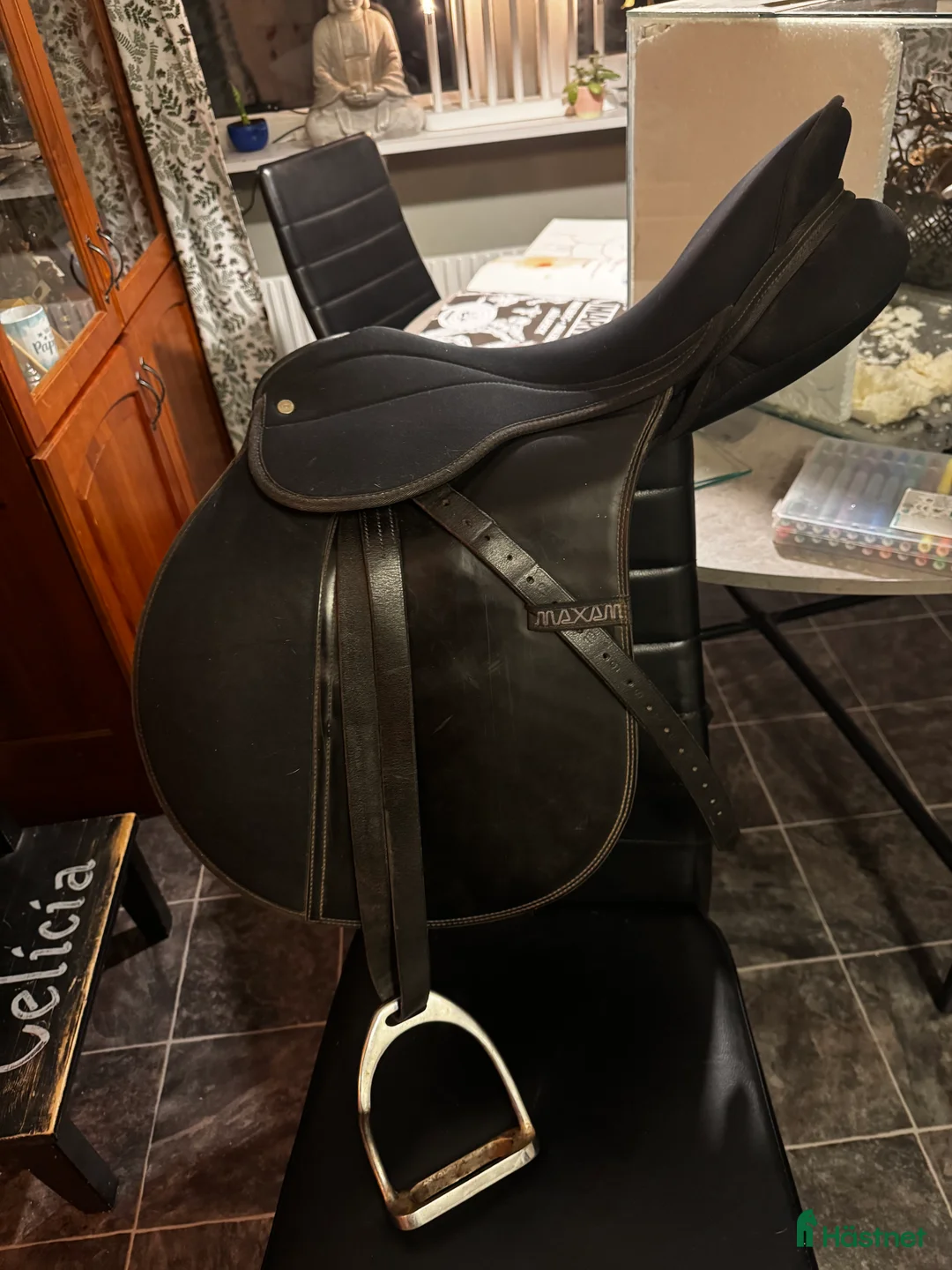 Sadlar hästutrustning till salu: Throwgood maxam allroundsadel  i Söderhamn - Annons 1