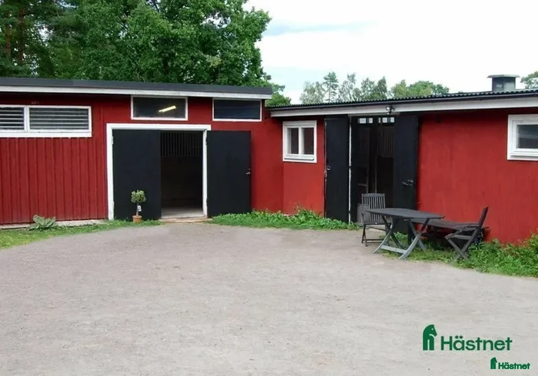  stallplats finnes: Stallplats i Centrala Västervik - Annons 1