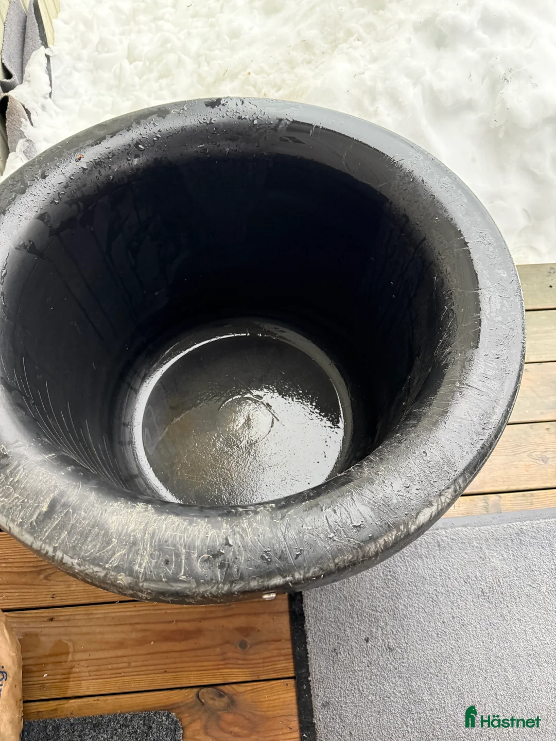 Stallinredning, stängsel & gård övrig utrustning till salu: Värmebalja komplett med kabel i Surahammar - Annons 1