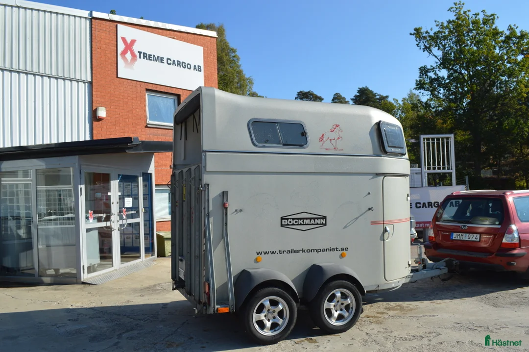 Hästtransporter  fordon & transport till salu: Böckmann Master 1300kg lastvikt - Annons 6