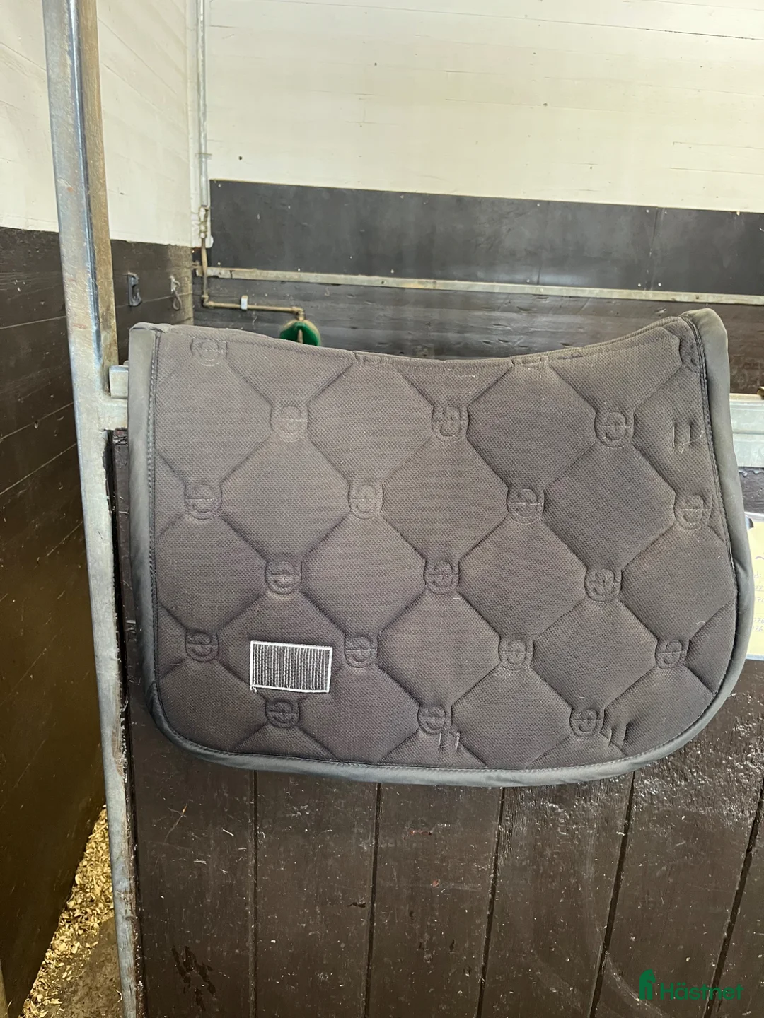 Schabrak & Vojlockar hästutrustning till salu: Equestrian Stockholm Ponny Schabrak - Annons 9