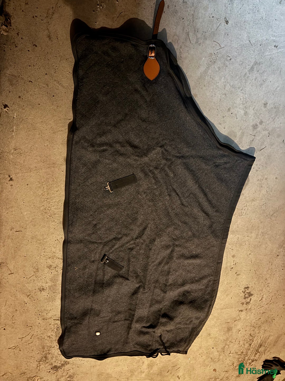 Täcken hästutrustning till salu: Finaste ulltäcket i Tyresö - Annons 3