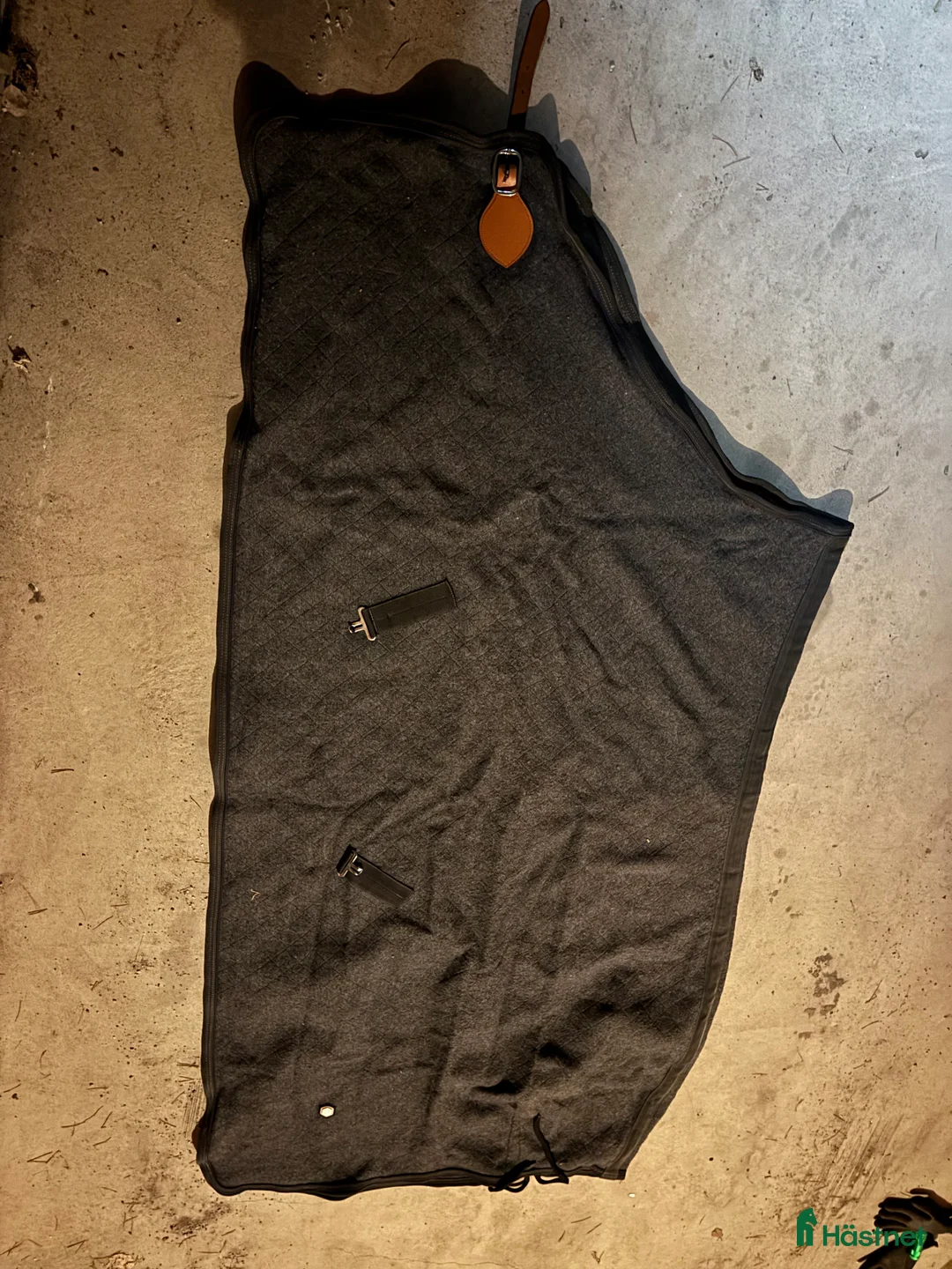 Täcken hästutrustning till salu: Finaste ulltäcket i Tyresö - Annons 3