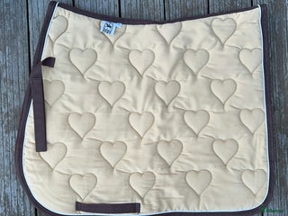 Schabrak & Vojlockar hästutrustning till salu: Pfiff schabrak med hjärtan i Vallentuna - Annons 5