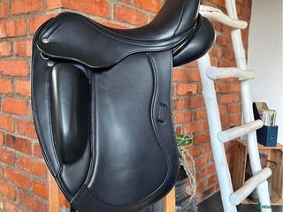 Sadlar hästutrustning till salu: Dressyrsadel Santa Cruz 16.5” i Saltsjöbaden - Annons 17