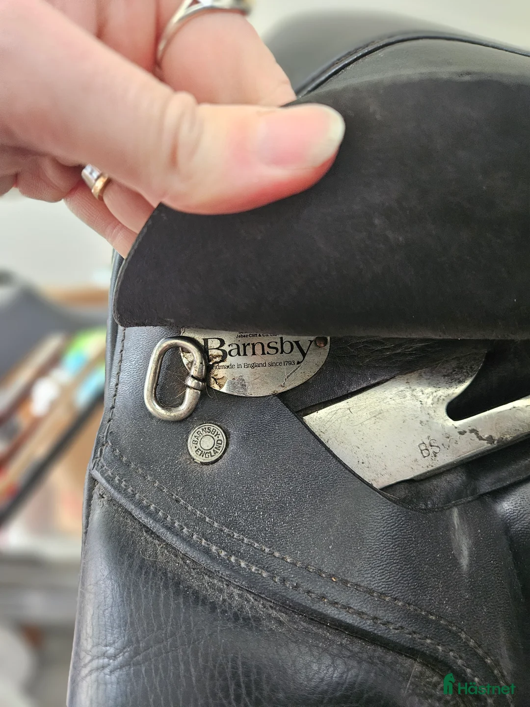 Sadlar hästutrustning till salu: Cliff barnsby dressyr 17,5 tum i Vallentuna - Annons 3