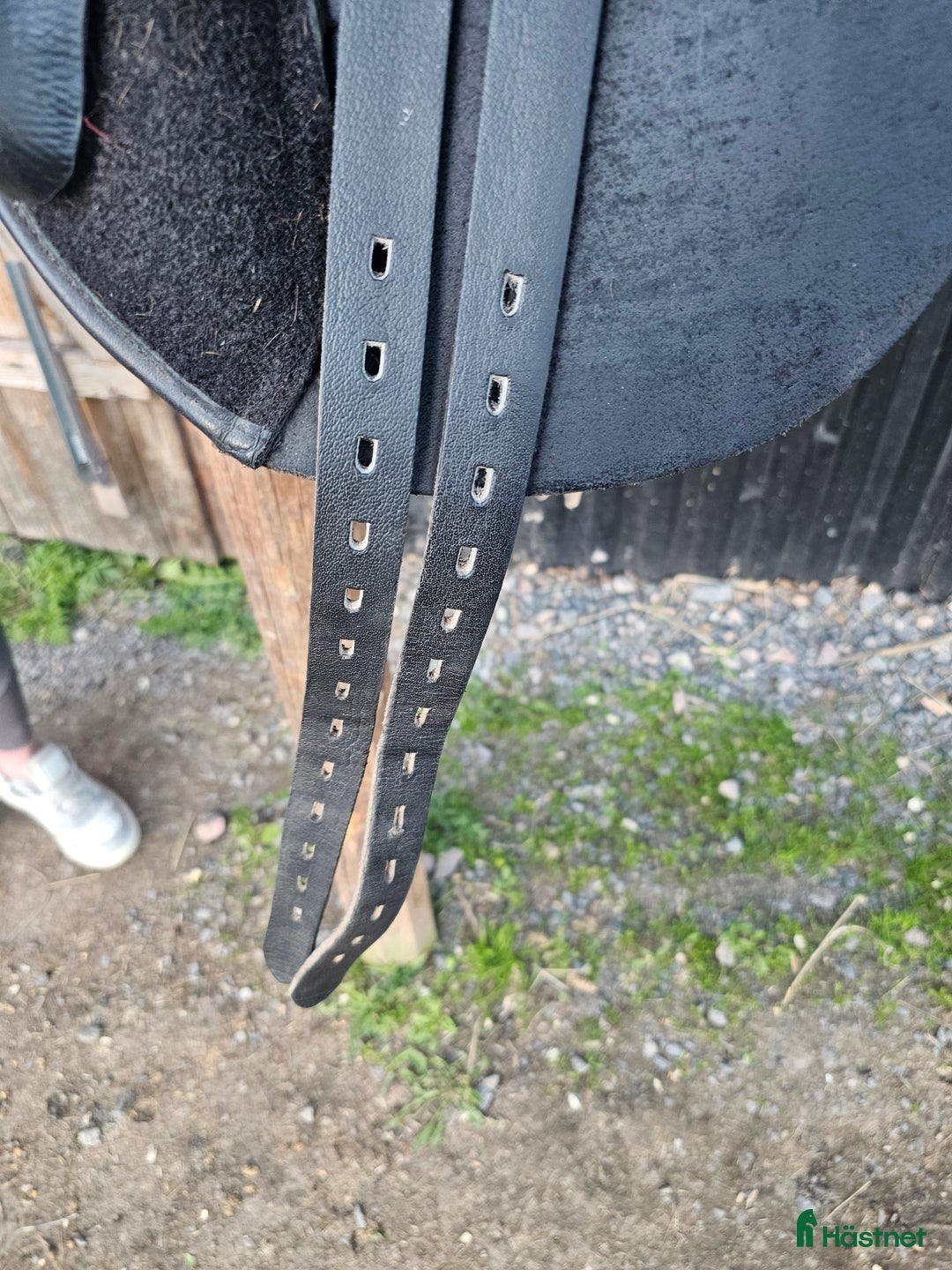 Sadlar hästutrustning till salu: En fin dressyrsadel för en billig peng. i Stora Skedvi - Annons 2