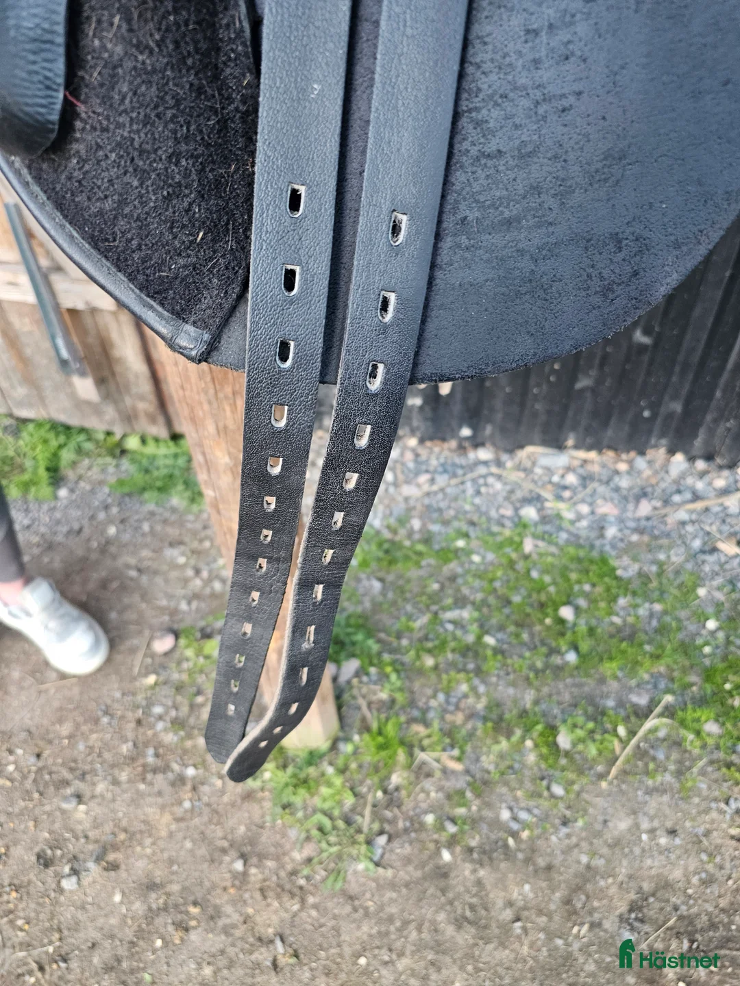 Sadlar hästutrustning till salu: En fin dressyrsadel för en billig peng. i Stora Skedvi - Annons 2