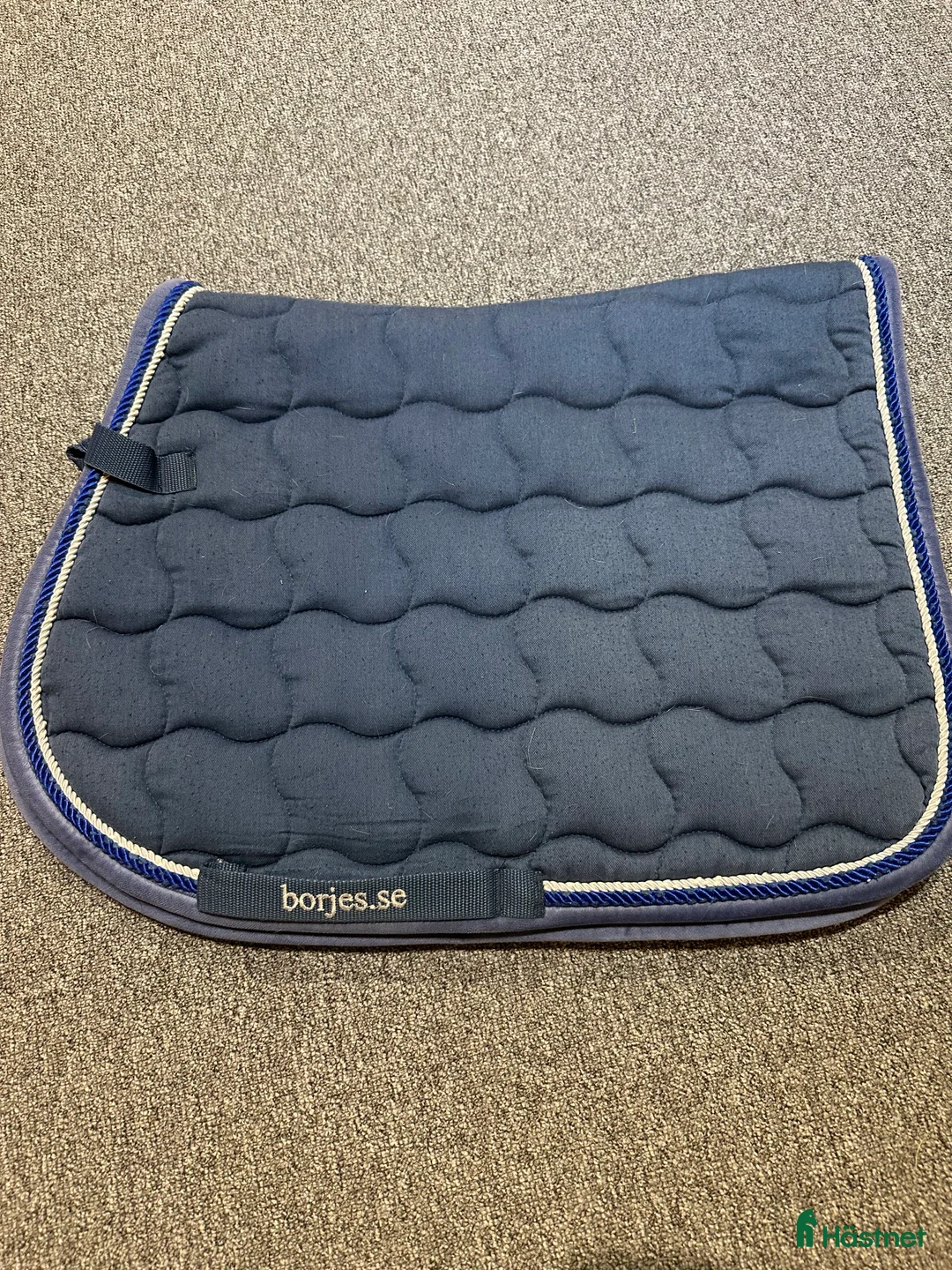 Schabrak & Vojlockar hästutrustning till salu: Blått schabrak  i Lerum - Annons 1