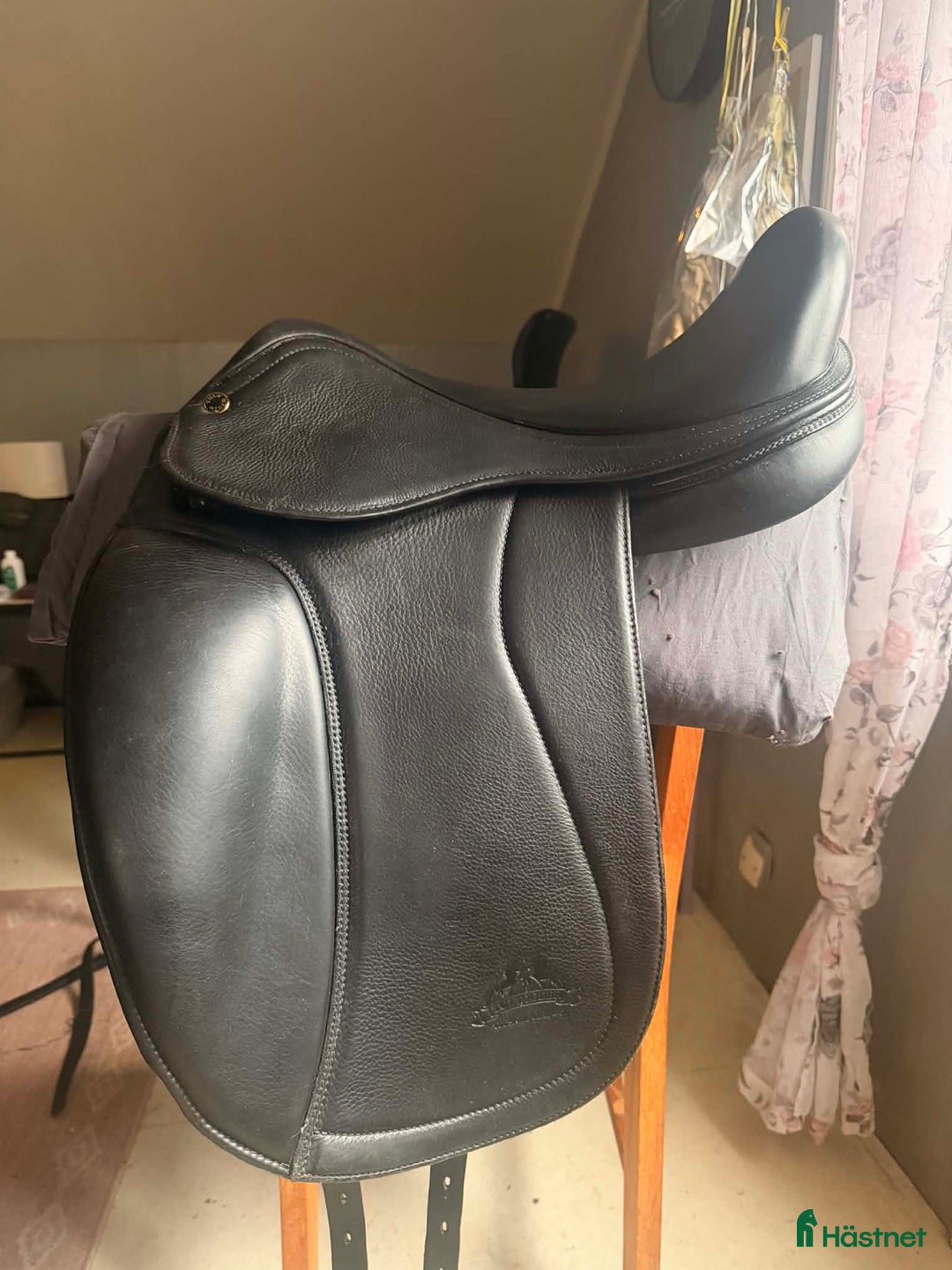 Sadlar hästutrustning till salu: Töltrider Djupur 17' i Söderala - Annons 2
