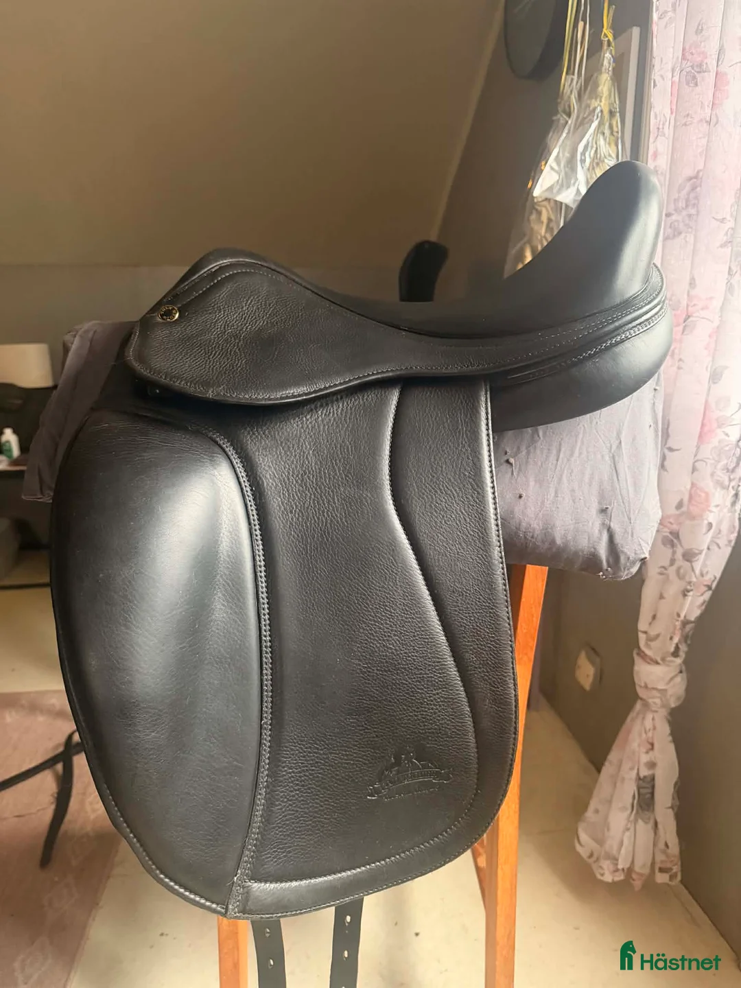 Sadlar hästutrustning till salu: Töltrider Djupur 17' i Söderala - Annons 2