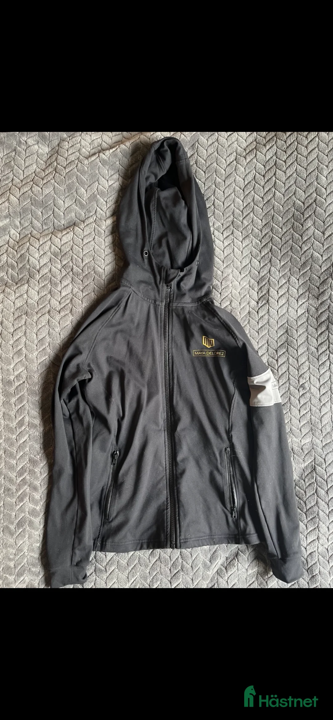 Övrigt Ridkläder ryttarutrustning till salu: Maya delorez tröja  - Annons 1