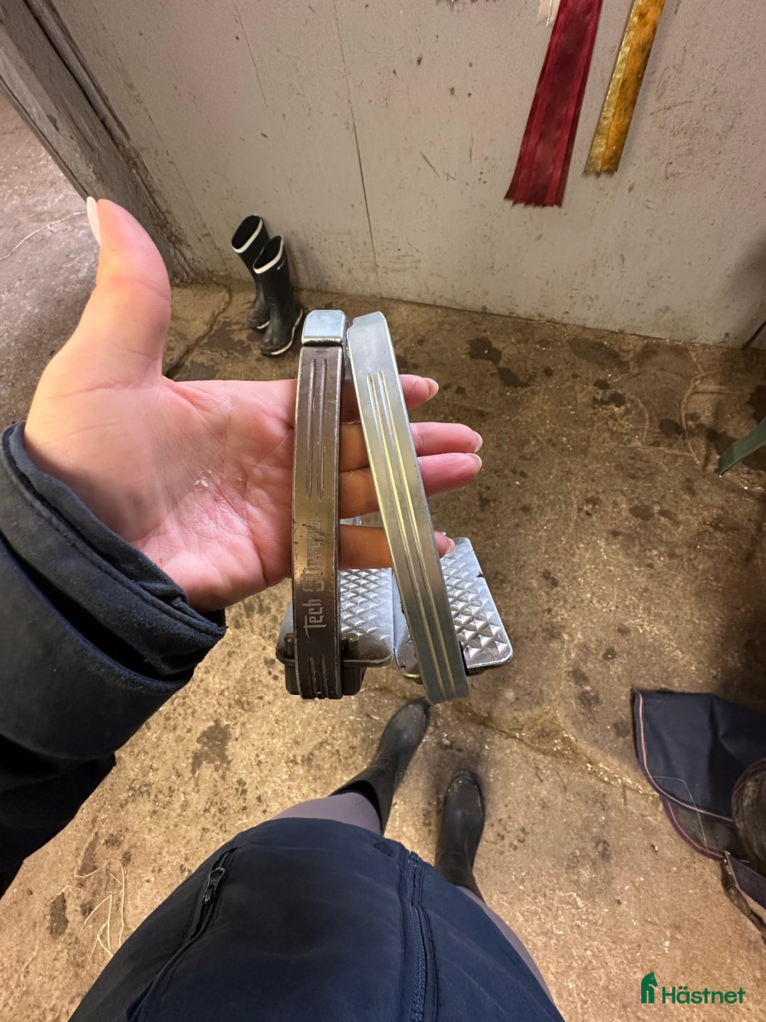 Sadeltillbehör hästutrustning till salu: Stigbyglar säljes  i Säve - Annons 2