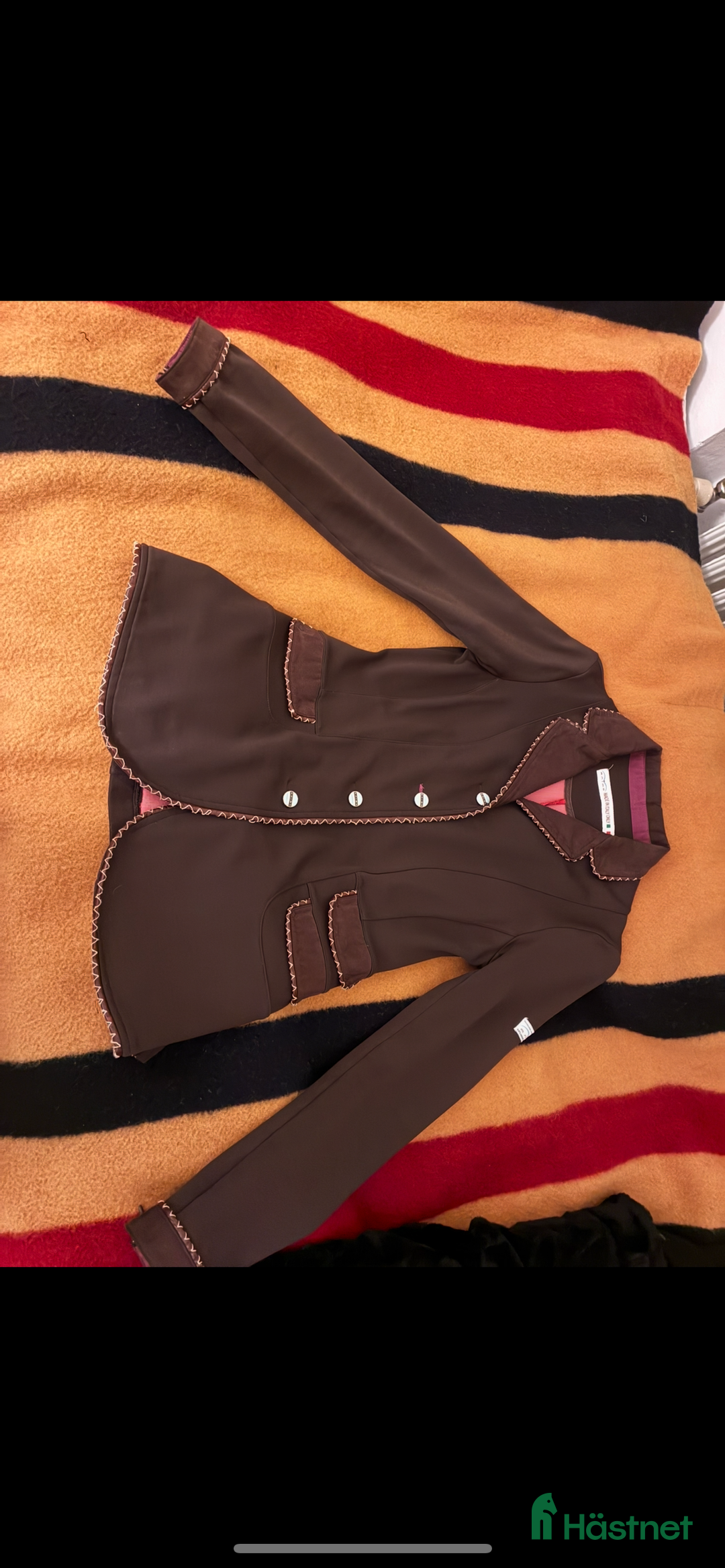 Jackor & Kavajer ryttarutrustning till salu: Brun tävlingskavaj från Animo i Malmö - Annons 1