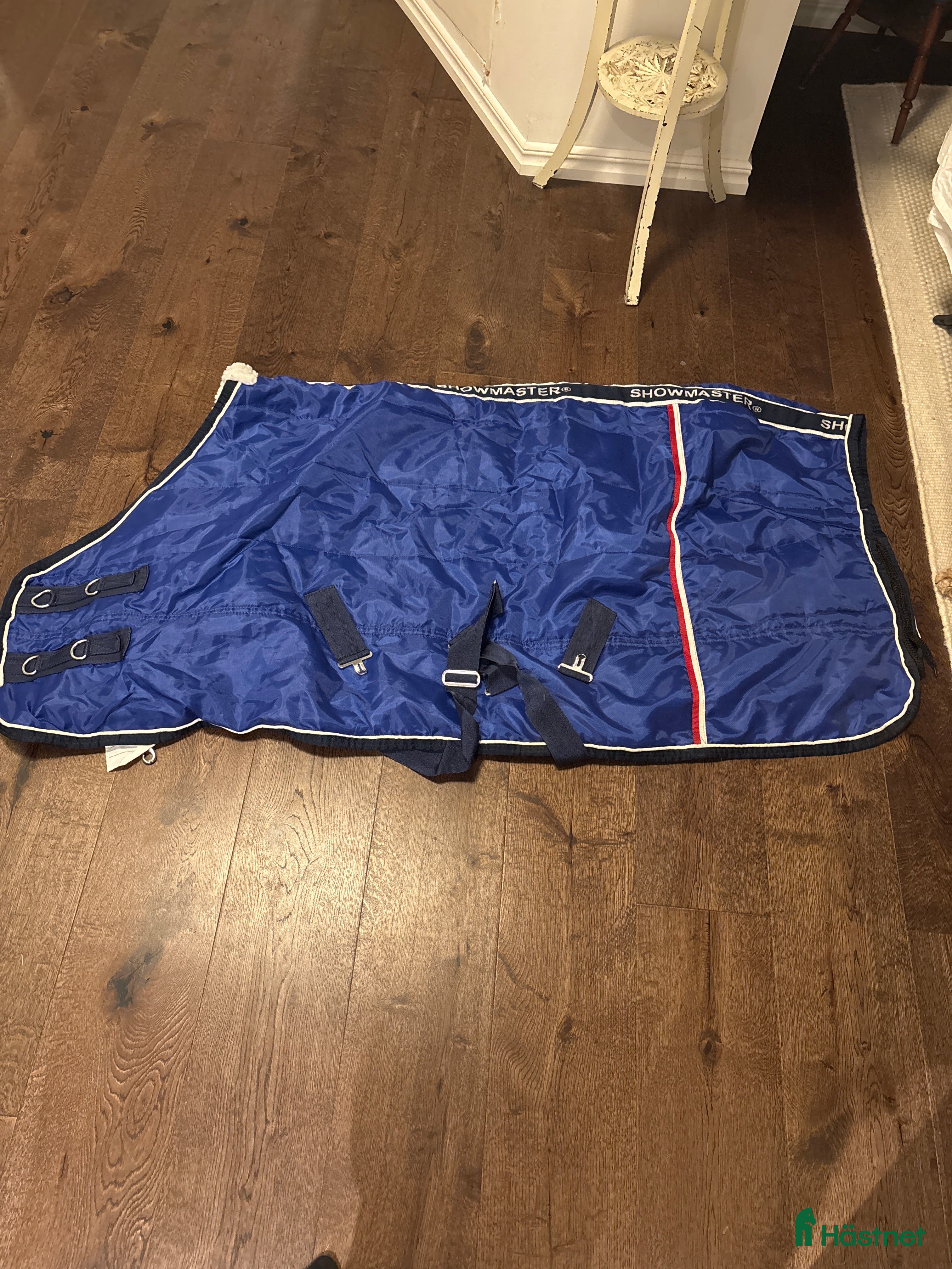 Täcken hästutrustning till salu: Stalltäcke i Torhamn - Annons 3