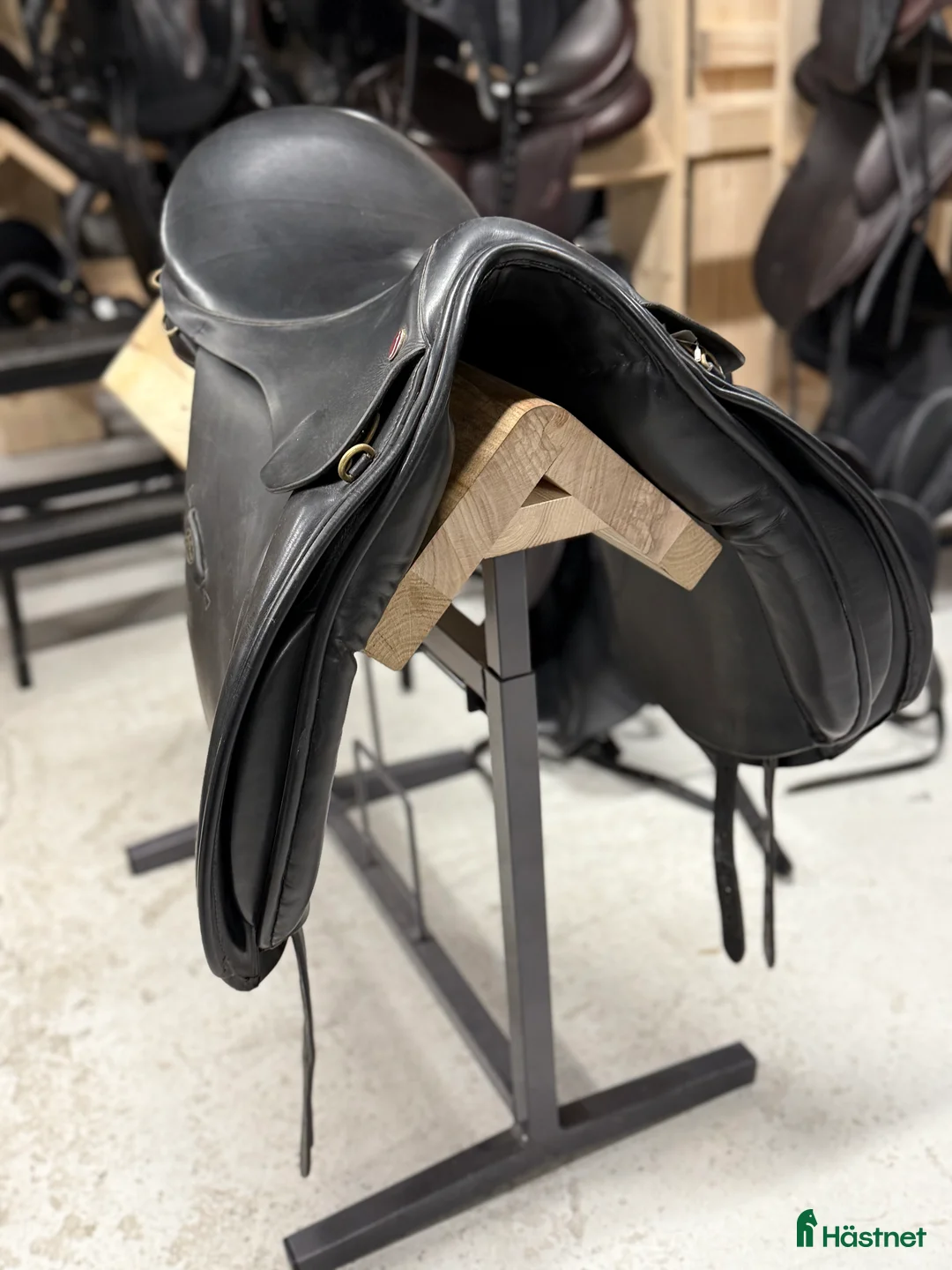 Sadlar hästutrustning till salu: REA 25% Jeffries Stamford 18”M svart  i Knivsta - Annons 2