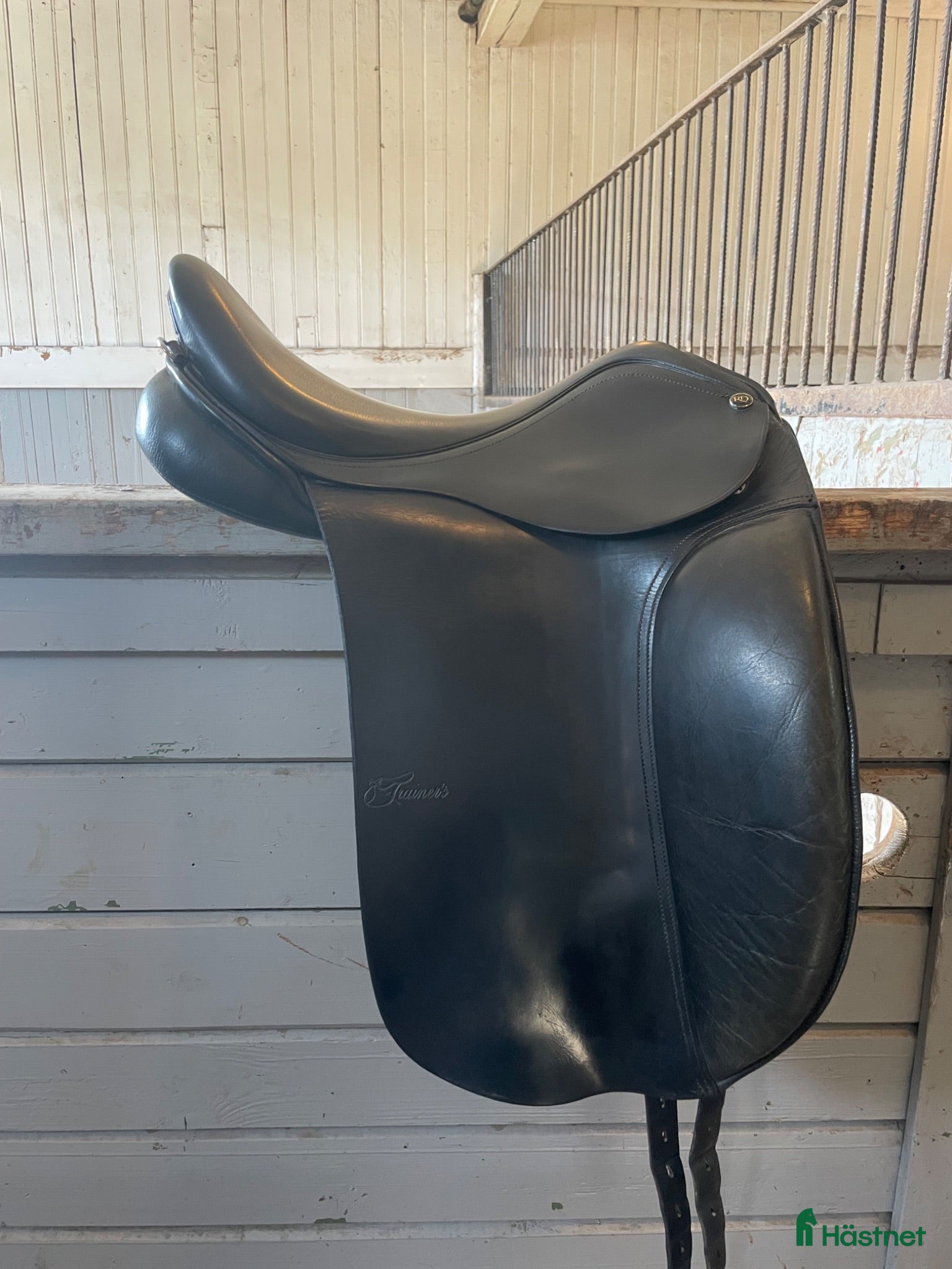 Sadlar hästutrustning Trainers dressyrsadel - Annons 1