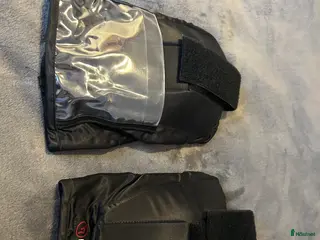 Säkerhetsvästar ryttarutrustning till salu: Racesafe Axelskydd Strl M passar RS2010 i Vendelsö - Annons 4