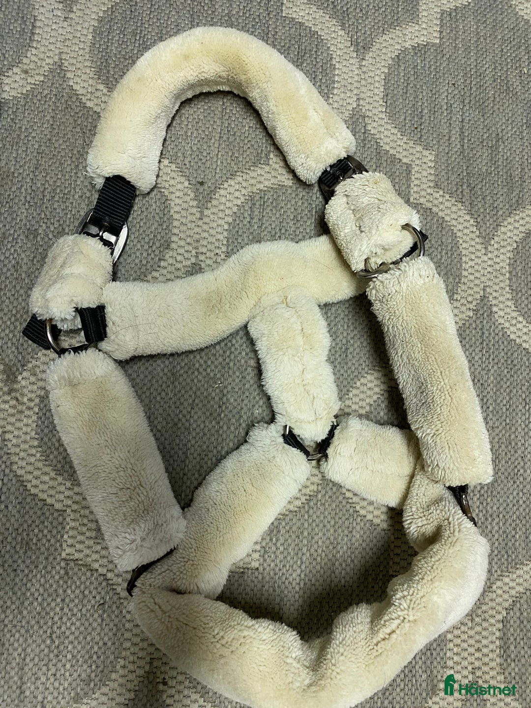 Övrig Hästutrustning hästutrustning till salu: Fluff grimma🤍 i Klagstorp - Annons 2