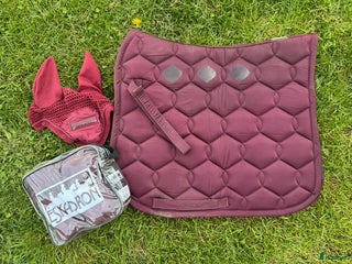 Schabrak & Vojlockar hästutrustning till salu: Schabrak huva benlindor Eskadron i Romakloster - Annons 21