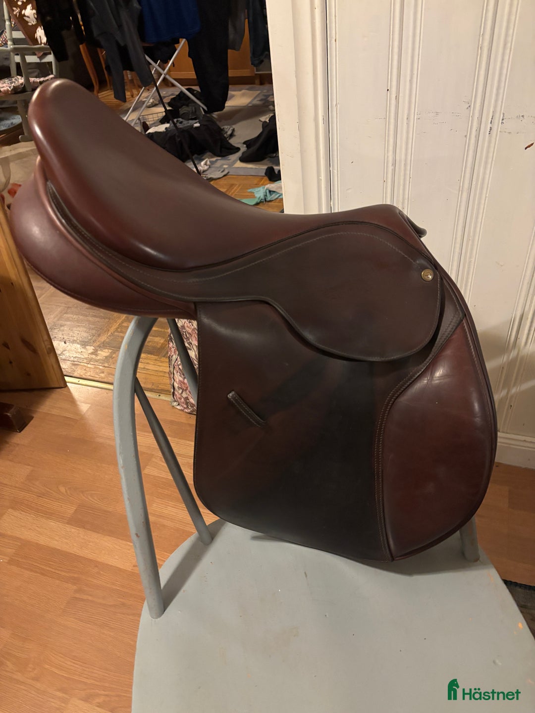 Sadlar hästutrustning till salu: Brun Bates caprilli  i Värmdö - Annons 1