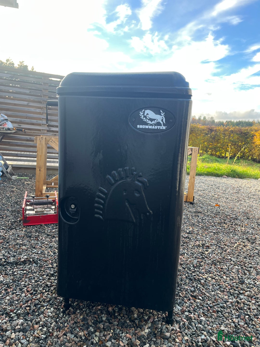 Hästinspirerad heminredning övrig utrustning till salu: Showmaster hästskåp i Västerås - Annons 2