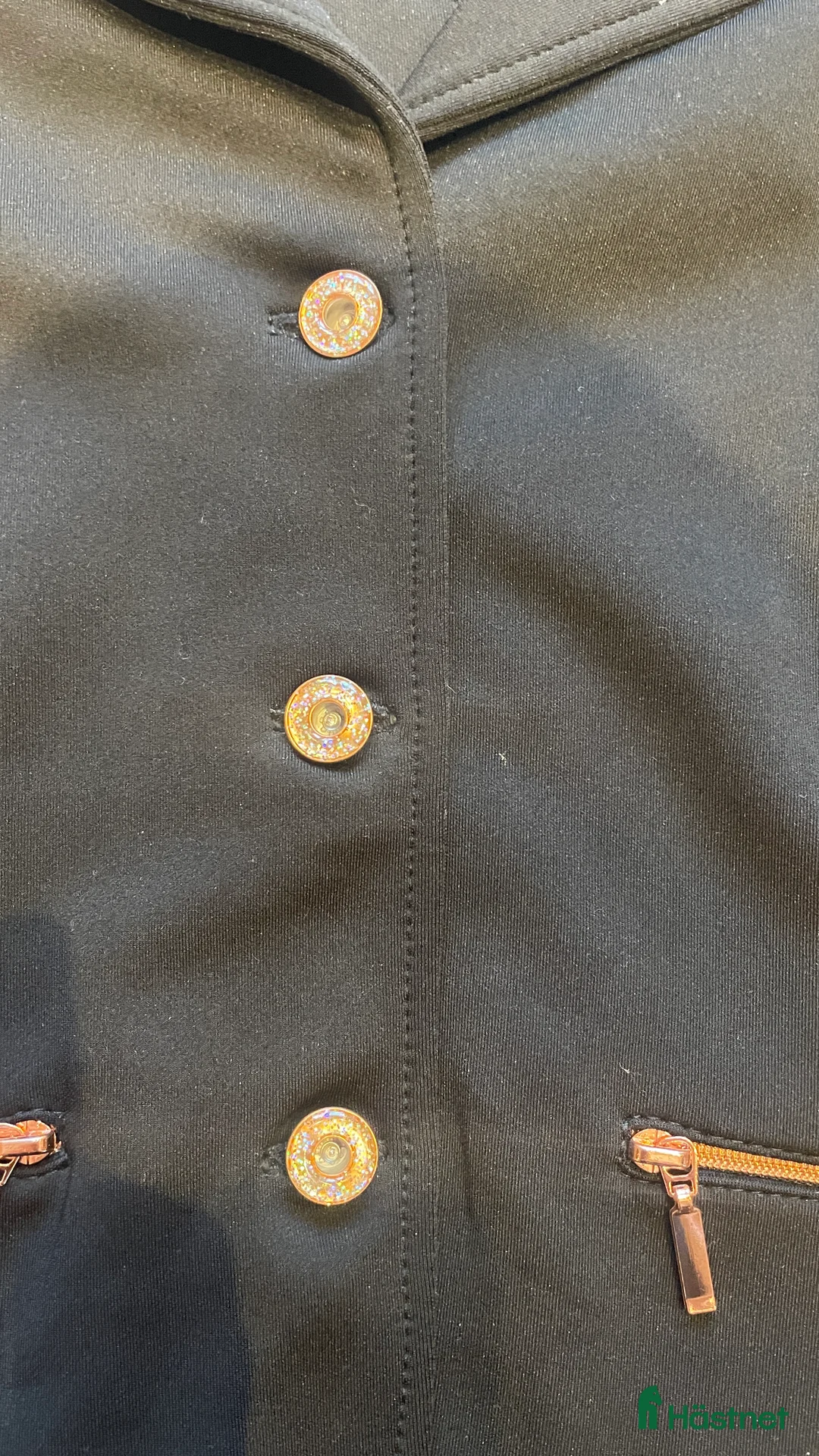 Jackor & Kavajer ryttarutrustning till salu: Fin svart kavaj i Huddinge - Annons 4