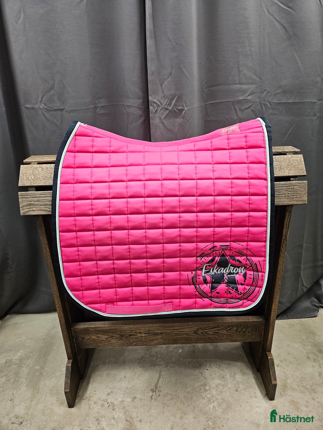 Schabrak & Vojlockar hästutrustning till salu: Schabrak, full, Eskadron i Gällivare - Annons 1