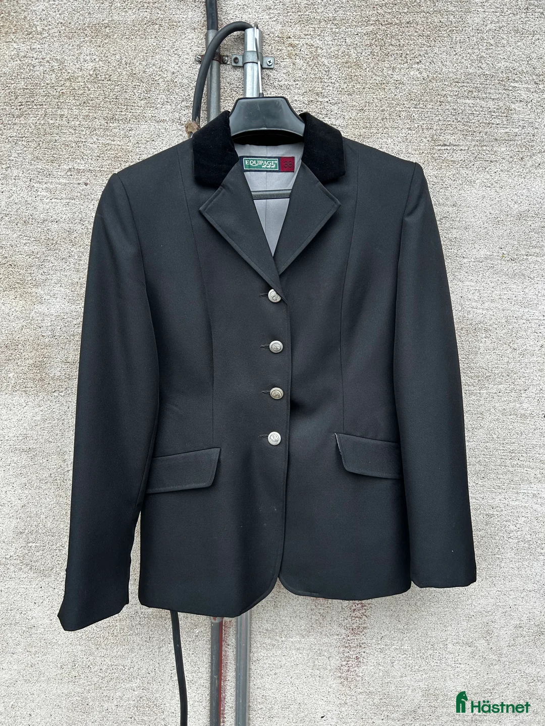 Hjälmar ryttarutrustning till salu: Ridhjälm Charles Owen, tävlingskavaj GPA, Equipage i Enköping - Annons 7