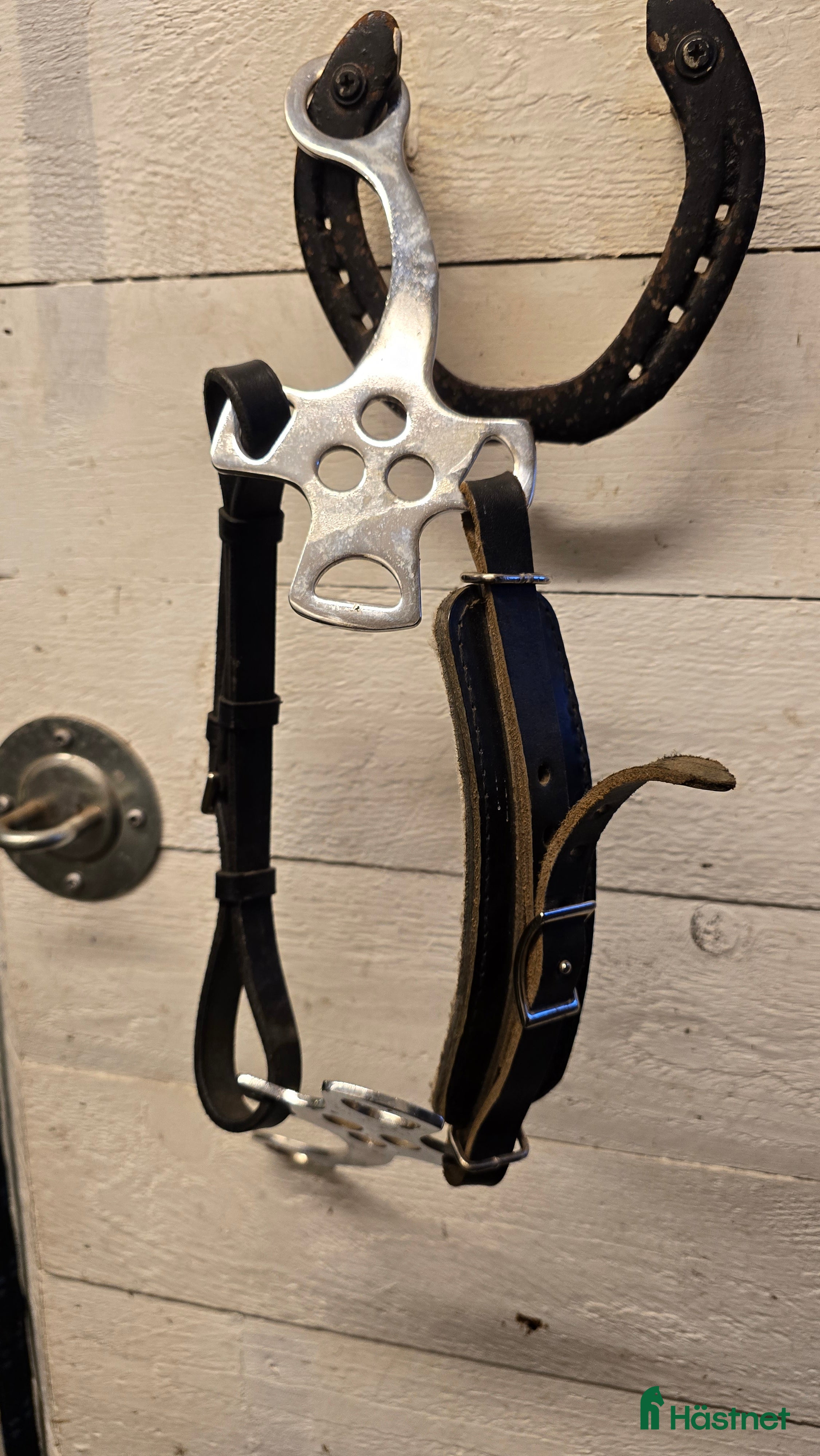 Bett hästutrustning till salu: 2st hackamore. Frakt ingår - Annons 2