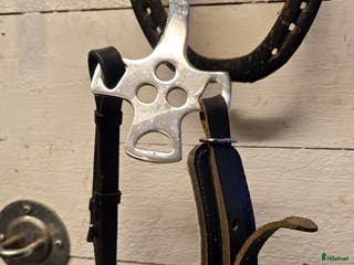 Bett hästutrustning 2st hackamore. Frakt ingår - Annons 13