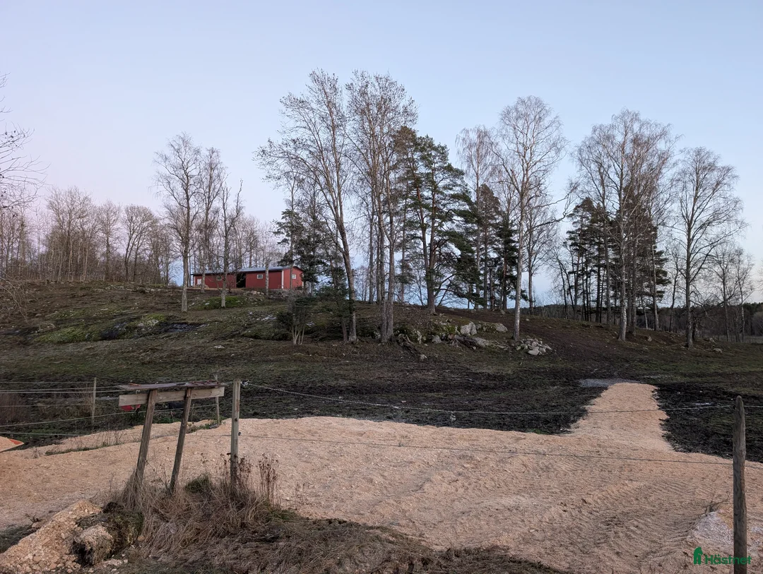  stallplats finnes: Lösdrift med fullservice och ridhus i Brottby - Annons 1