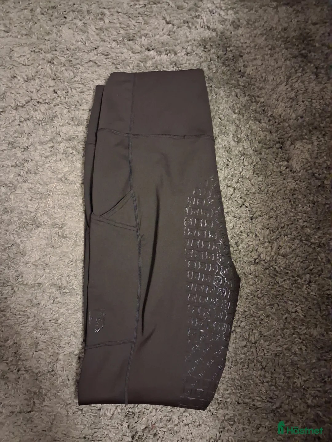 Ridbyxor ryttarutrustning till salu: Nya ridthights  i Örbyhus - Annons 1