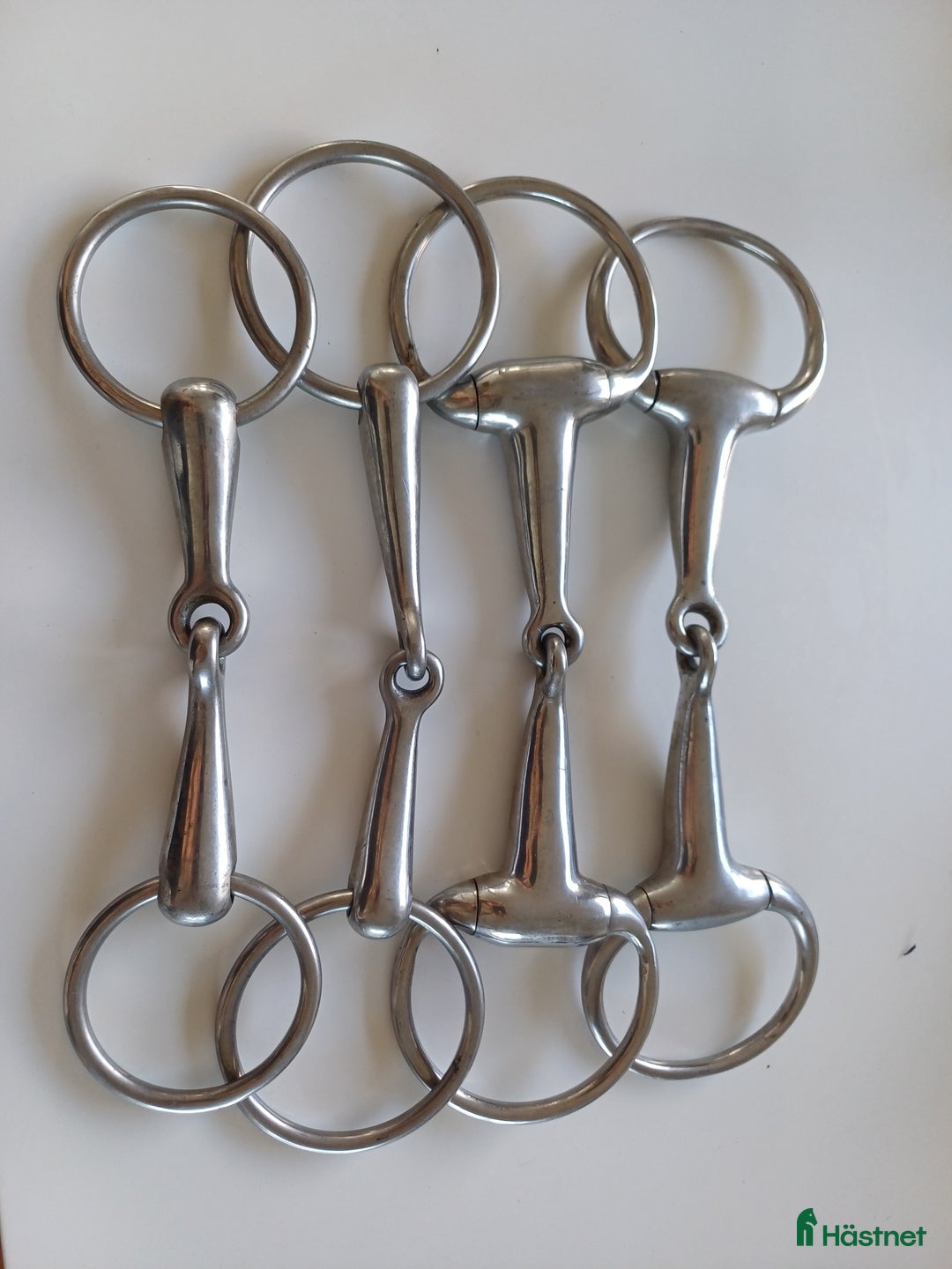 Bett hästutrustning till salu: 2 delade bett i Habo - Annons 1