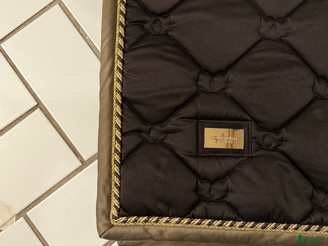 Schabrak & Vojlockar hästutrustning till salu: Equestrian Stockholm mörkbrunt dressyrschabrak! i Bromma - Annons 2