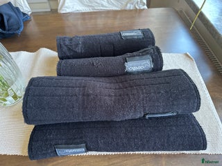 Benskydd hästutrustning till salu: Benpaddar med kardborre i Fjugesta - Annons 3