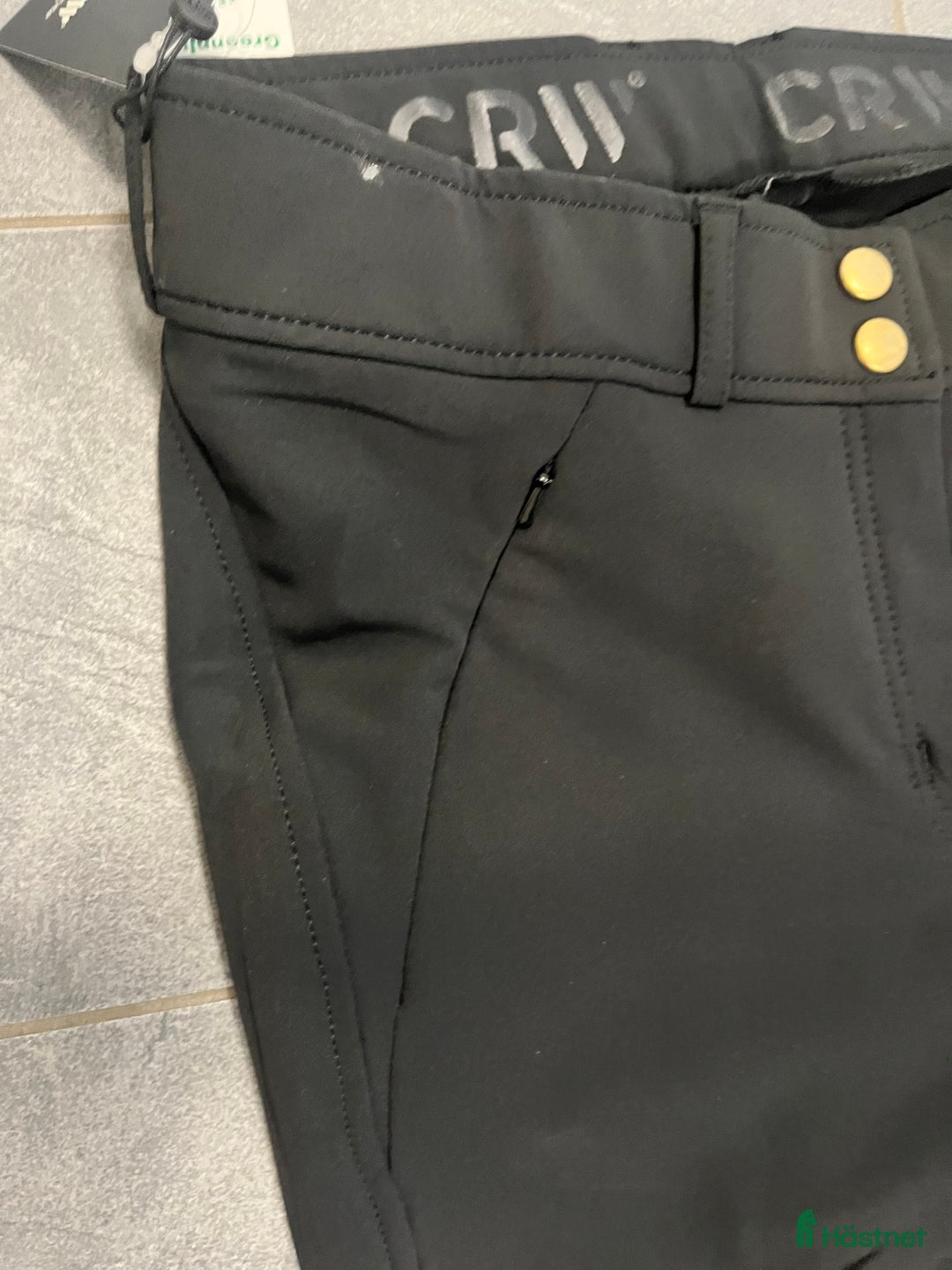 Ridbyxor ryttarutrustning till salu: Nya ribyxor i Kolmården - Annons 1