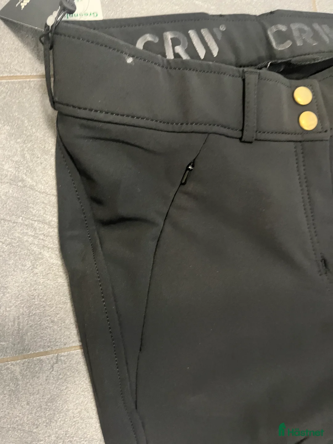 Ridbyxor ryttarutrustning till salu: Nya ribyxor i Kolmården - Annons 1