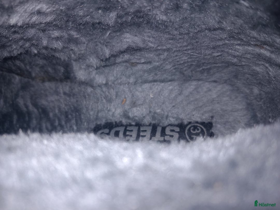 Ridstövlar ryttarutrustning till salu: Stall/ridstövlar s37 i Klässbol - Annons 5