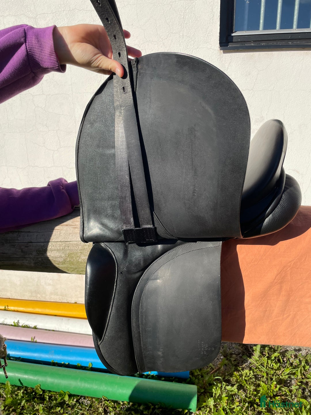 Sadlar hästutrustning till salu: Dressyrsadel i mycket fint skick  i Sala - Annons 3