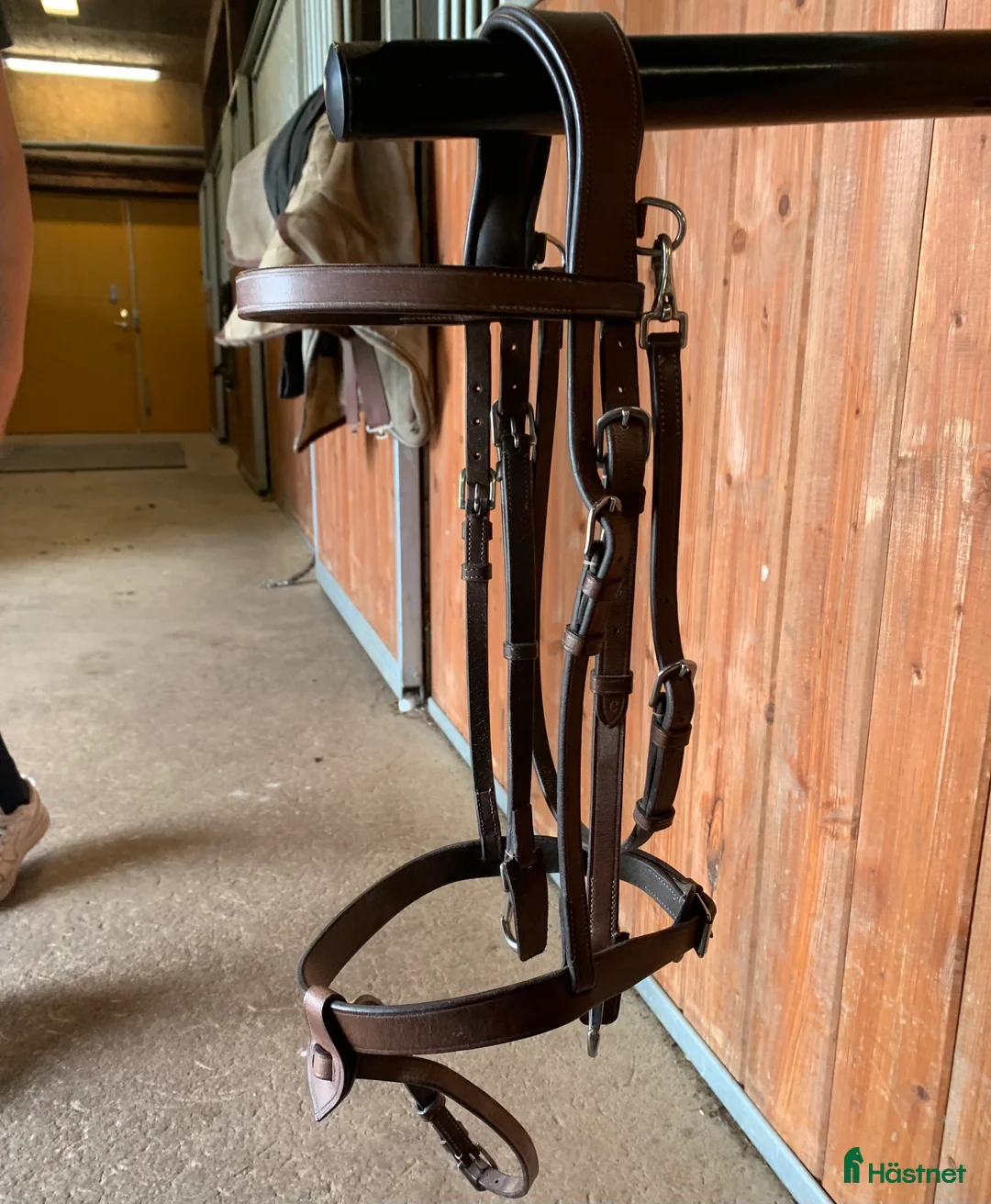 Träns hästutrustning till salu: Fint brunt Lippo träns! i Habo - Annons 3