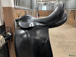 Sadlar hästutrustning till salu: Prestige Appalosa Top Dressage i Strängnäs - Annons 1