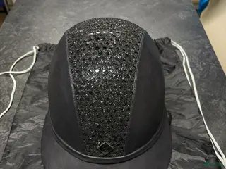 Hjälmar ryttarutrustning till salu: Charles Owen hjälp SP8 i Vallda - Annons 16