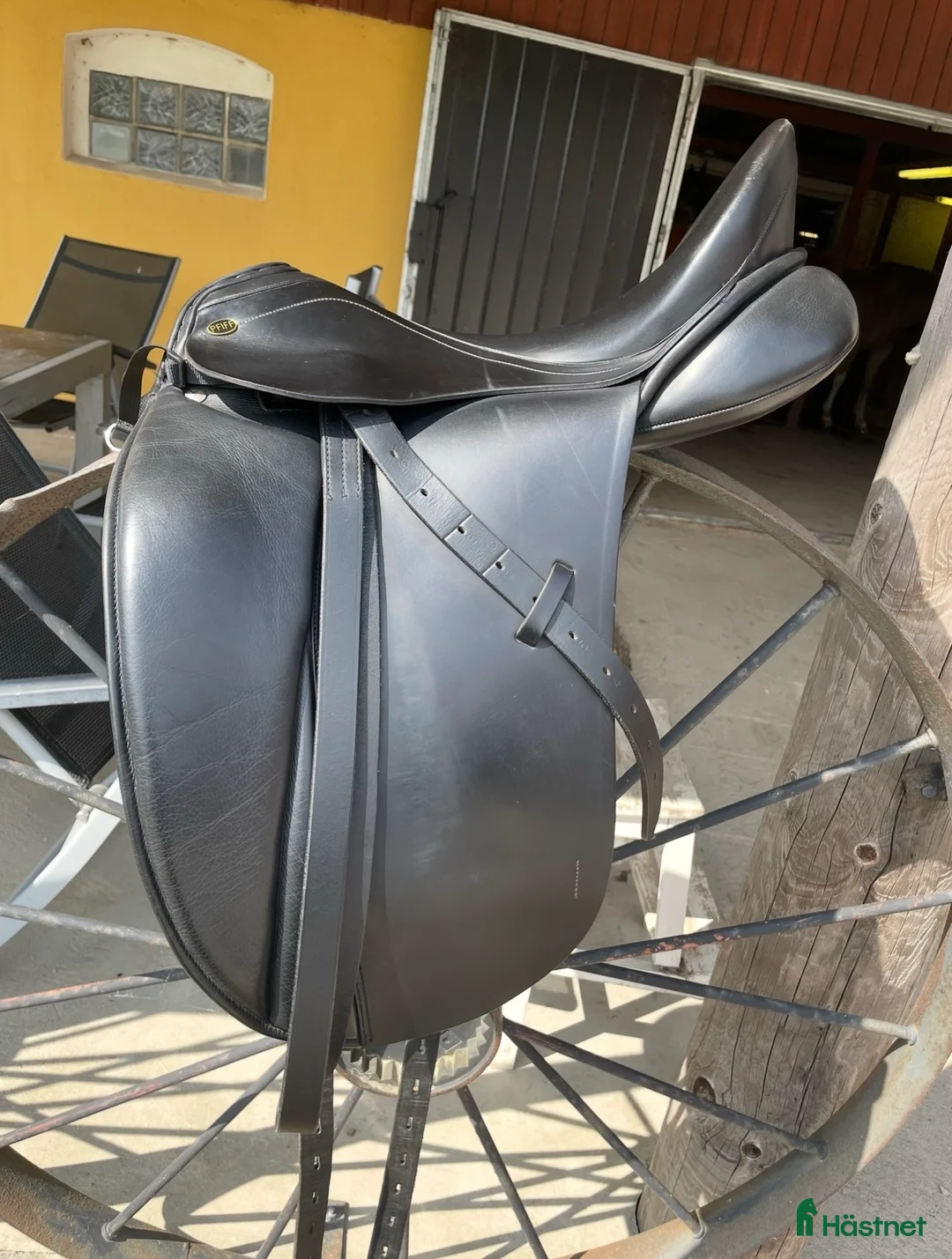 Sadlar hästutrustning till salu: Dressyrsadel 17,5” Pfiff Amaretto - Annons 2