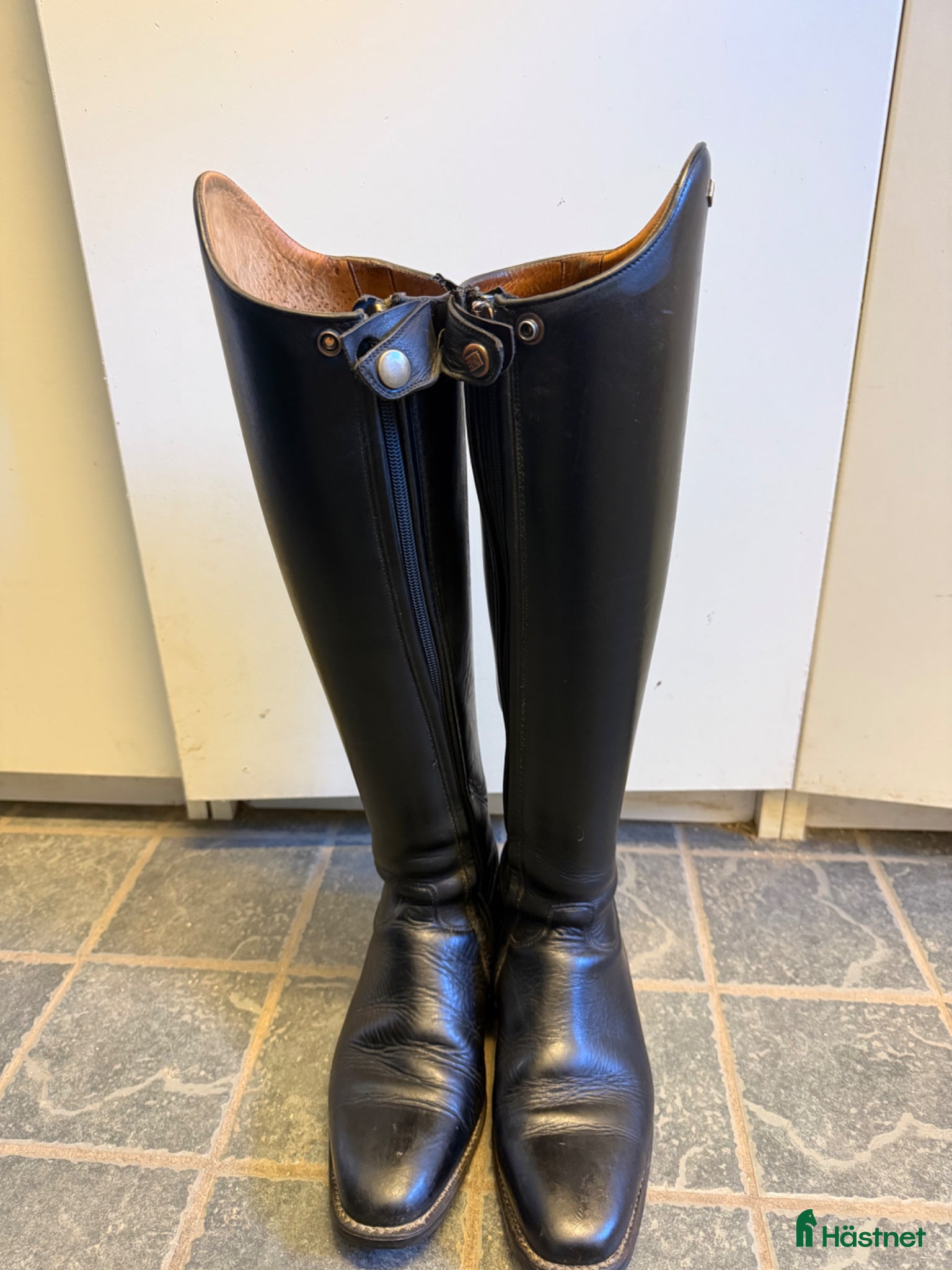 Ridstövlar ryttarutrustning till salu: Svarta De Niro dressyrstövlar  - Annons 2