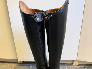 Ridstövlar ryttarutrustning till salu: Svarta De Niro dressyrstövlar - Annons 2