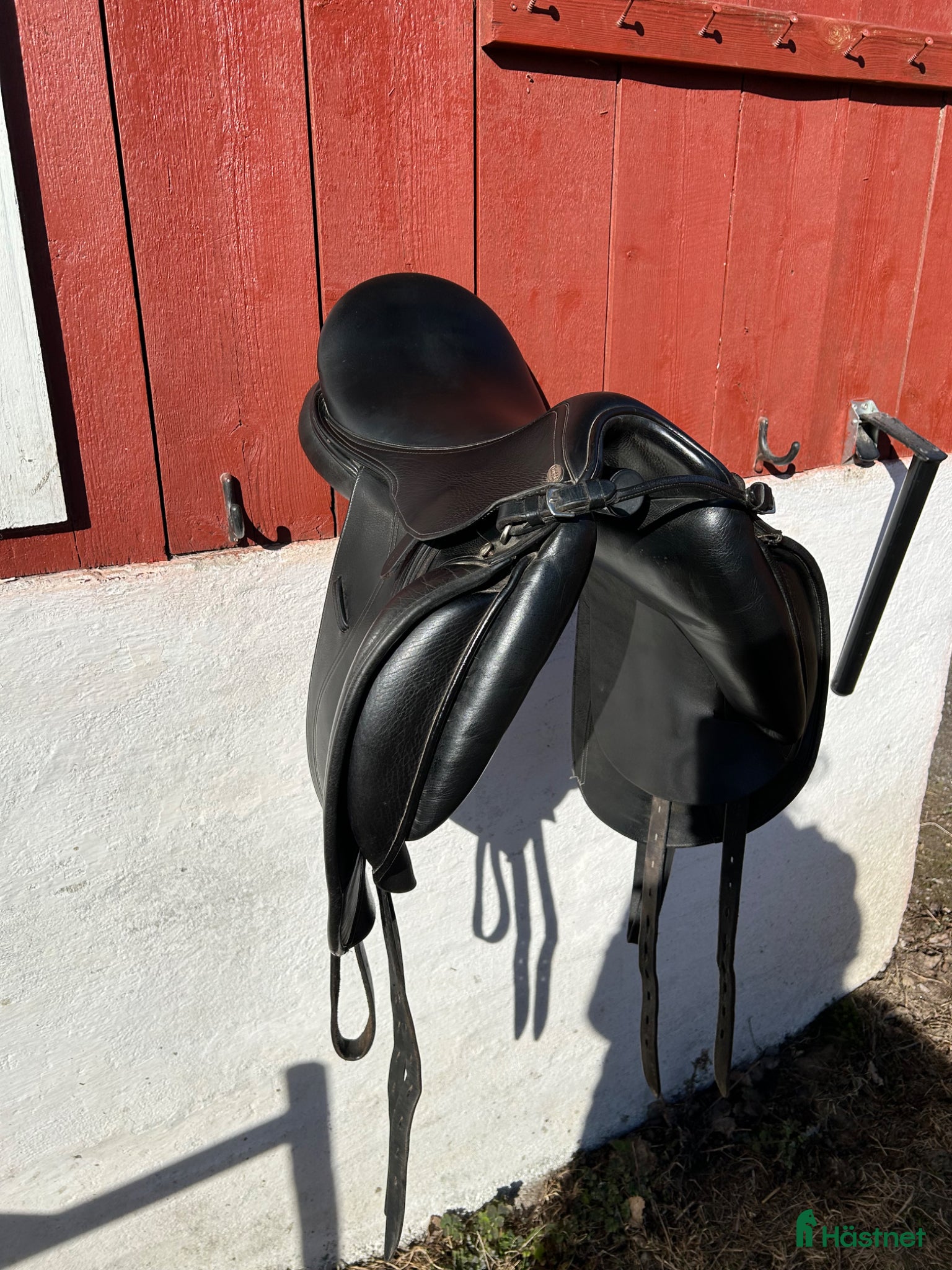 Sadlar hästutrustning Knights dressyrsadel 17,5 - Annons 1