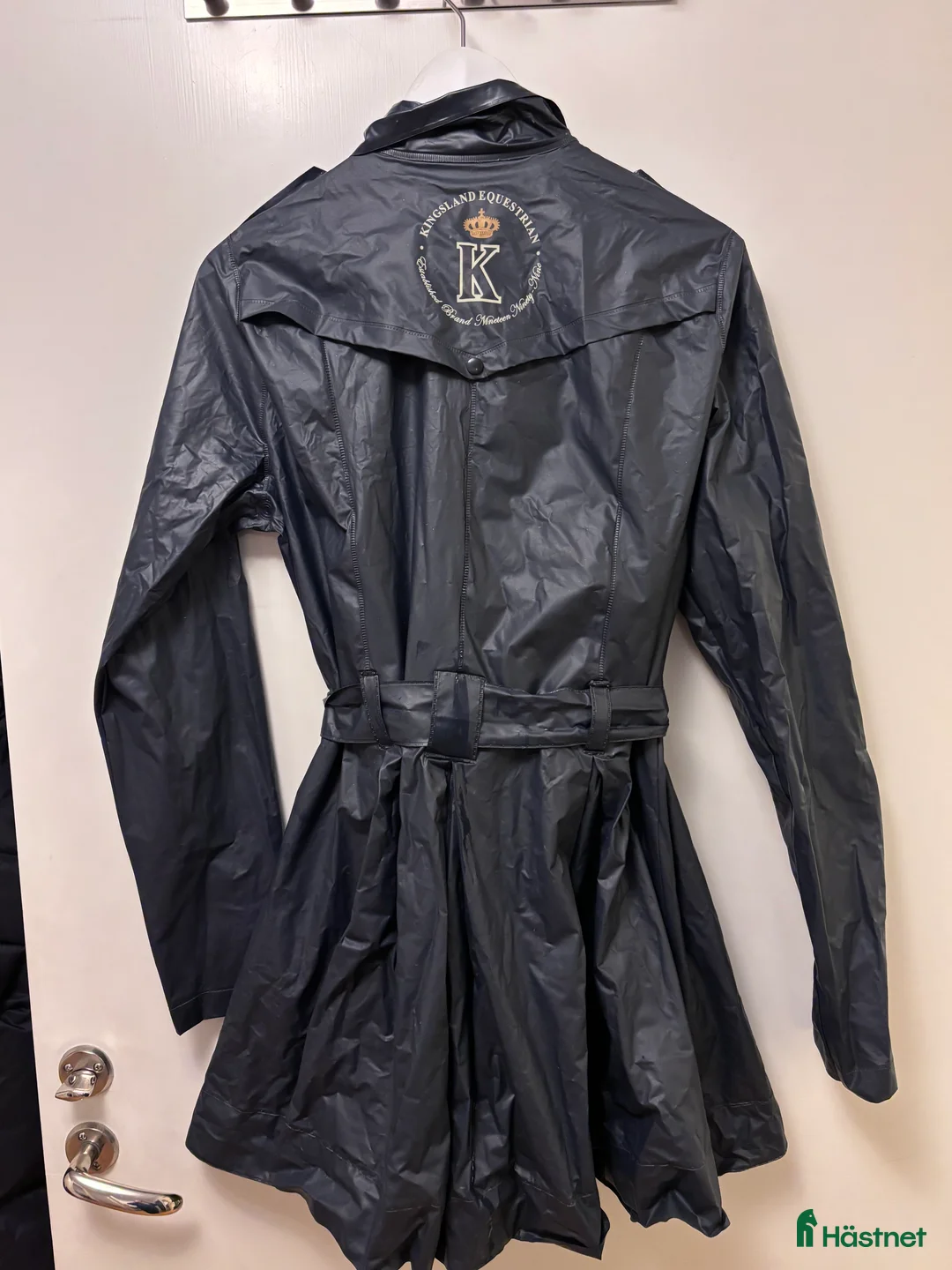 Övrigt Ridkläder ryttarutrustning till salu: Regnjacka för ridning i Tyresö - Annons 2
