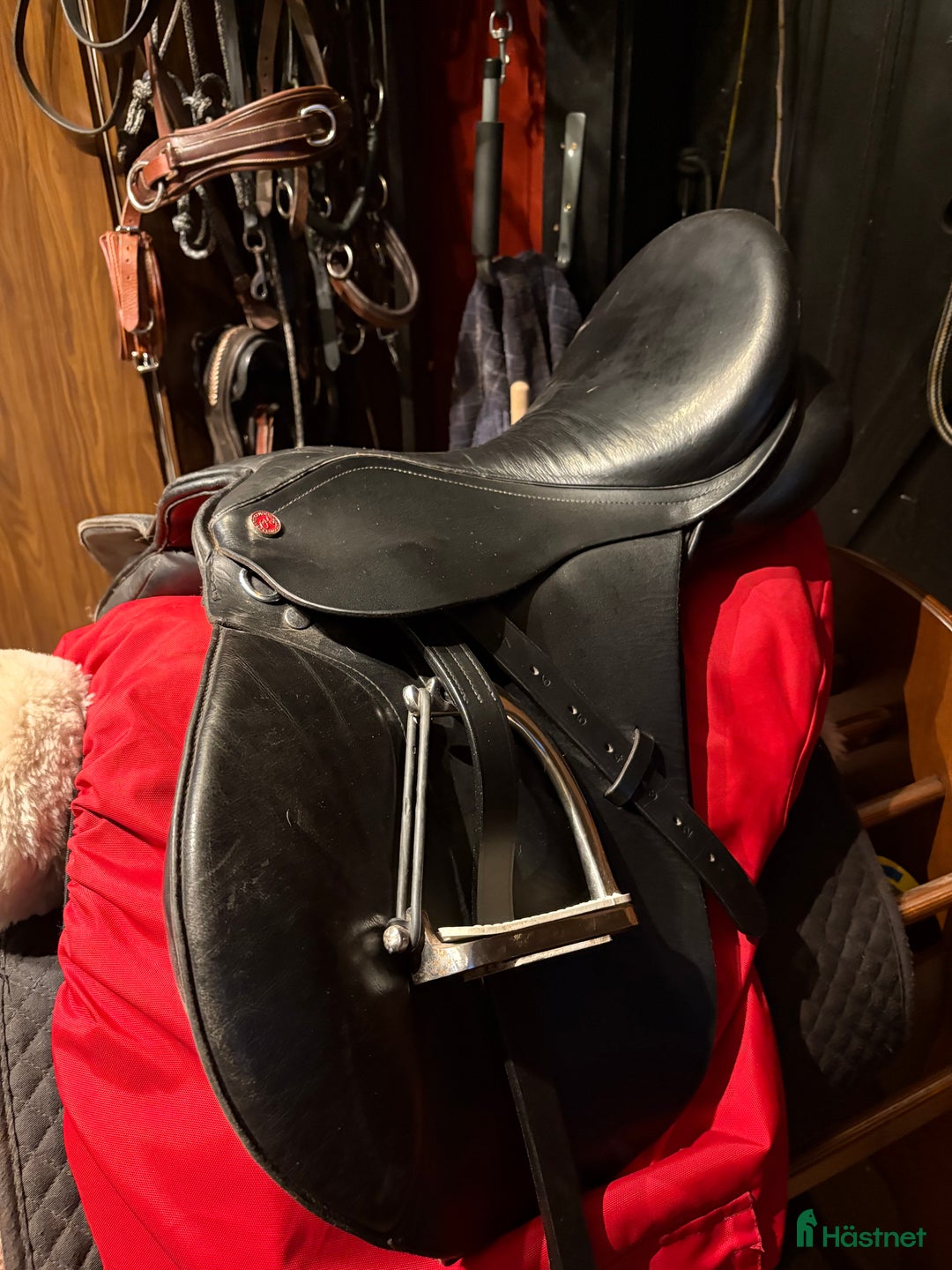 Sadlar hästutrustning till salu: X-wide sadel i Södertälje - Annons 1